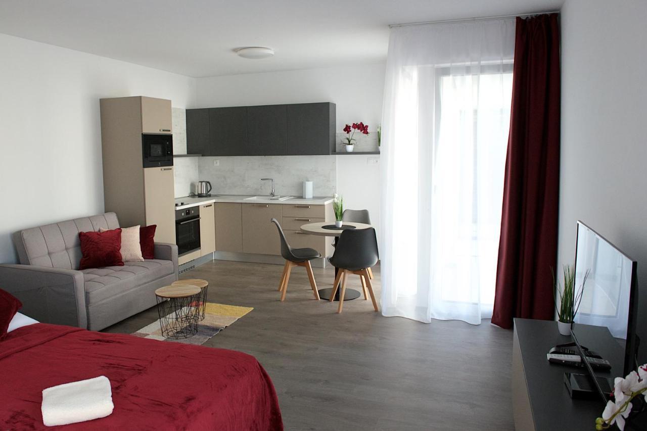 Apartman Greenbay Golf Trenčín Eksteriør billede